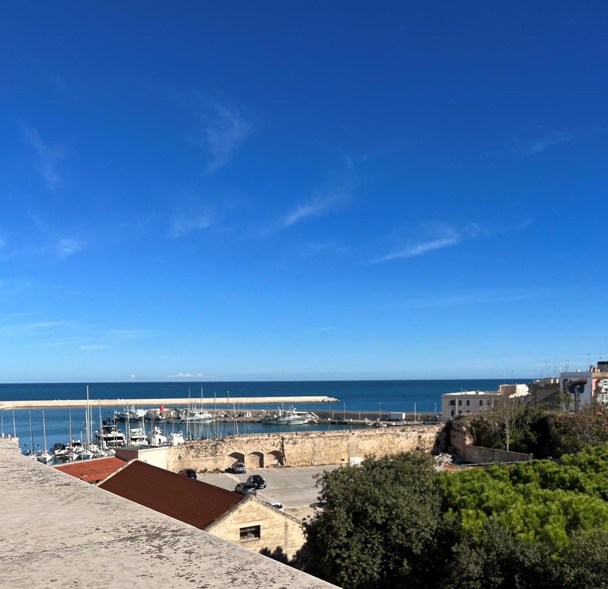Intra Moenia Bed and Breakfast Bisceglie Buitenkant foto