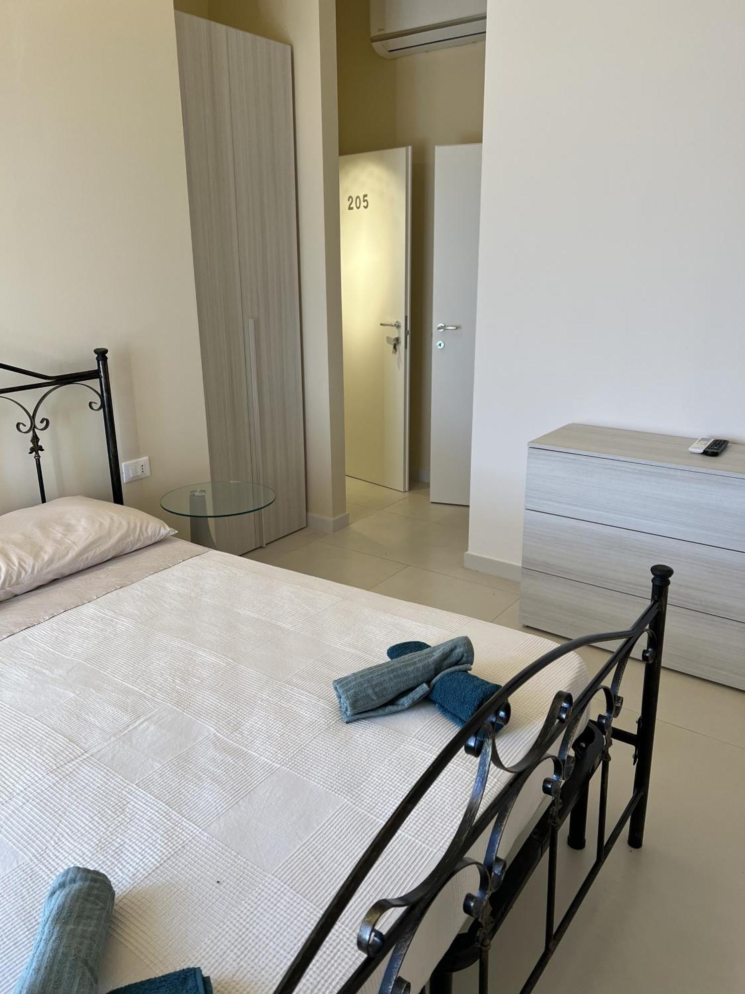Intra Moenia Bed and Breakfast Bisceglie Buitenkant foto
